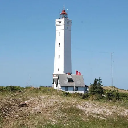 Three Bedroom Holiday In Blavand *